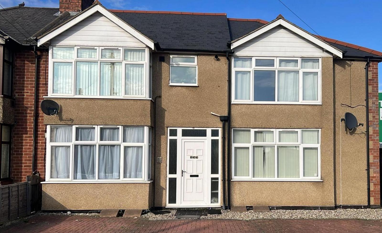 133C Hibrid Home Oxford Exterior foto